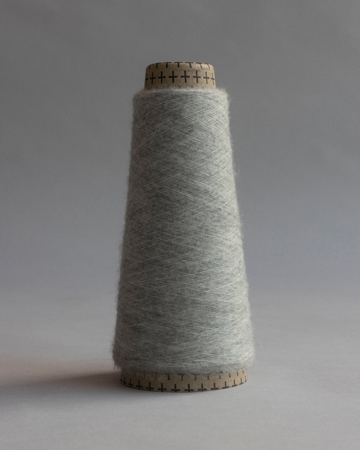 BRUSHED CASHMERE WOOL YARN - PURPLE MUSK