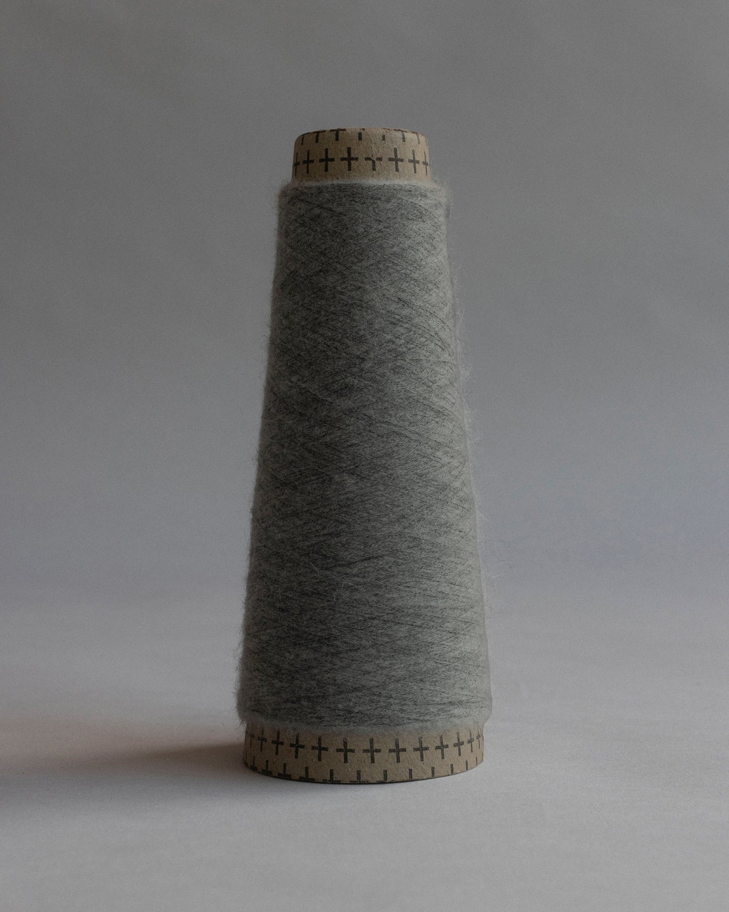 BRUSHED CASHMERE WOOL YARN - PURPLE MUSK
